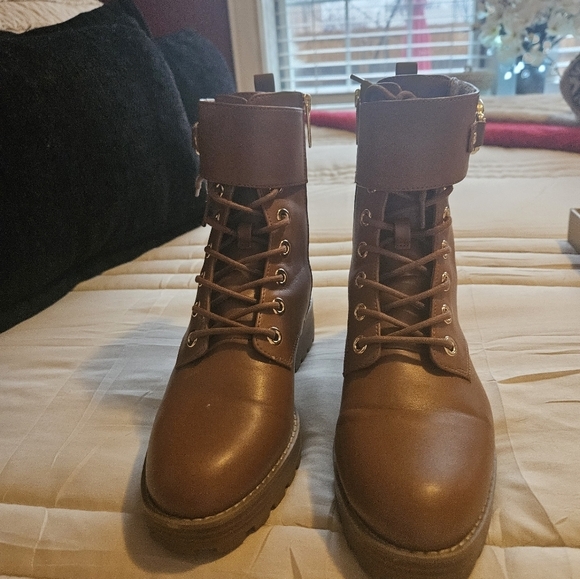 Michael Khors boots size 8 - Picture 5 of 13
